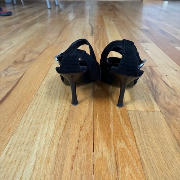 CHANEL 100% Authentic Vintage Heeled Sandals - Picture 8 of 16